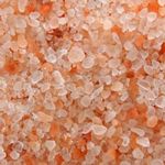 SEL ROSE HYMALAYA Le sel rose de l'Himalaya est un grand purificateur et se marie tr�s bien en M�lange avec de nombreuses r�sines naturelles. Utilis� pour toutes les magies. Grand purificateur. Absorbe les ondes nocives dans votre maison Mode d'emploi : D�poser votre sel dans une coupelle au centre de votre maison et laisser agir Vous ressentirez les effets 7 jours plus tard
